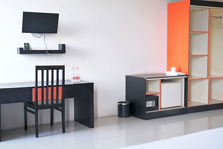 Urbanview Hotel Asyra Makassar