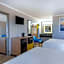 Days Inn & Suites by Wyndham Fayetteville NW Ft Bragg