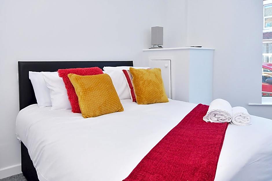 Townhouse @ 272 Walthall Street Crewe