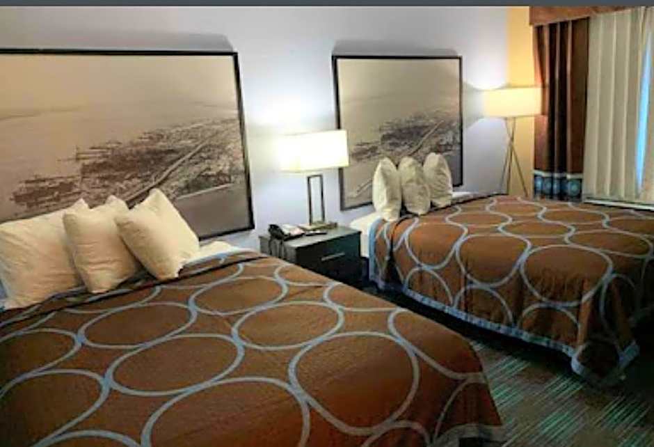 Super 8 by Wyndham Newport News