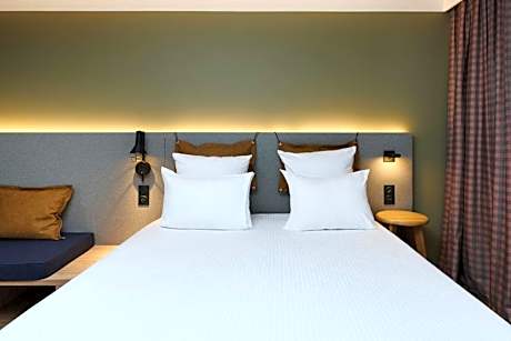 Queen Room with Balcony