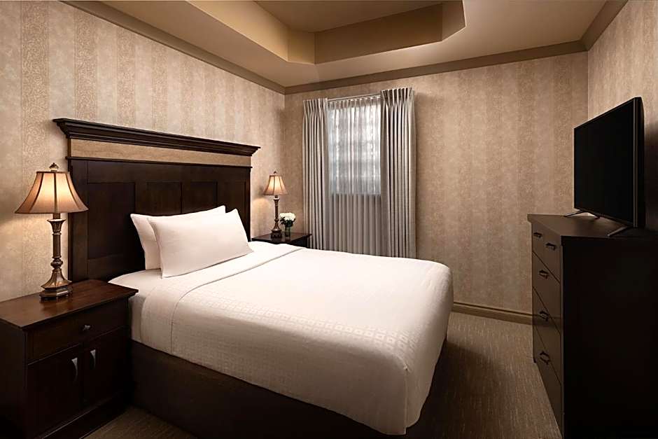 The Royal Kelowna - Bellstar Hotels & Resorts