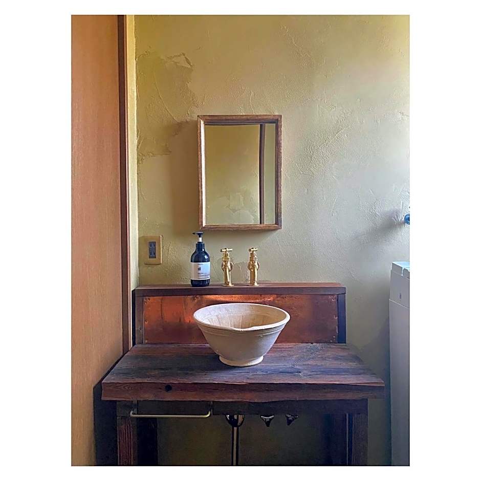 ゲストハウスよるよなか