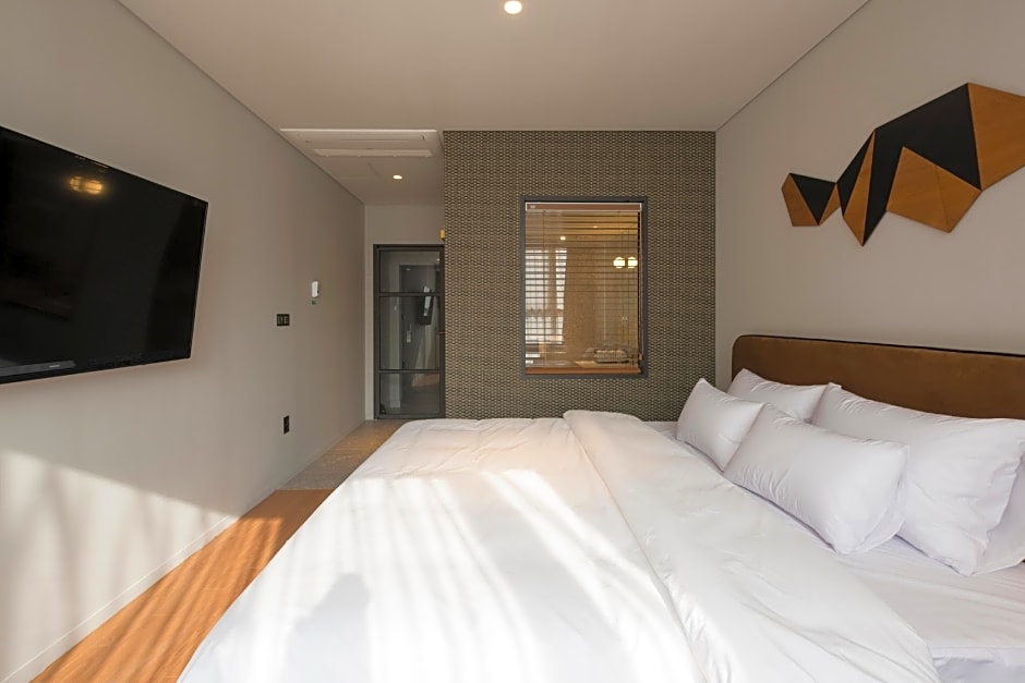 Hound Hotel Changwon - Jinhae Yongwon
