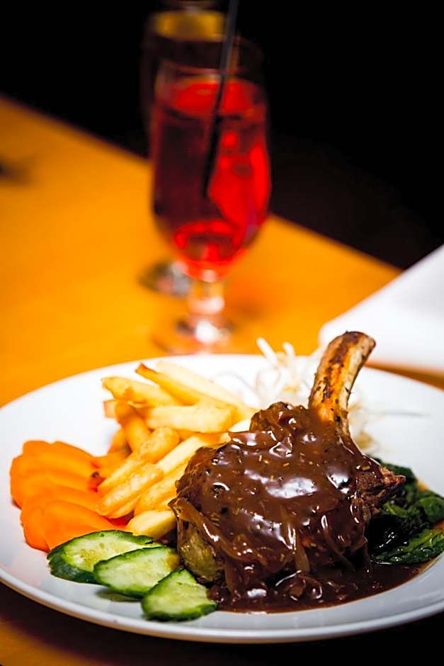 Sandown Regency Hotel & Apartments