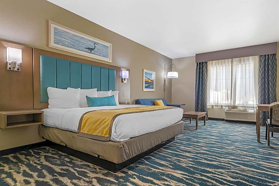 Photo 1 of 5 of King Room with Sofa Bed, Kitchenette and Bay View - Non-Smoking
