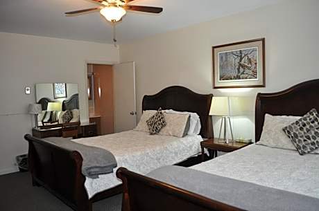 Standard Queen Room with Two Queen Beds