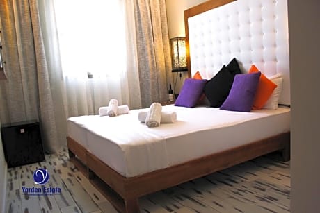 Superior Deluxe King