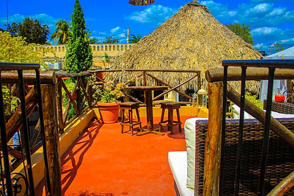 Casa Aluxes Hotel