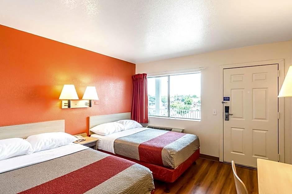 Motel 6-Redding, CA - Central