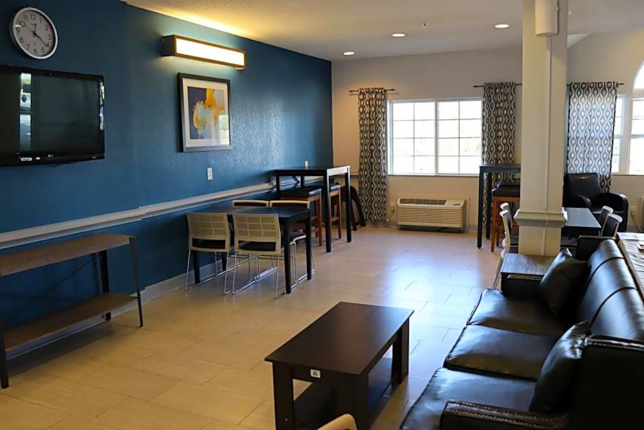 Microtel Inn & Suites by Wyndham Columbus/Near Fort Moore