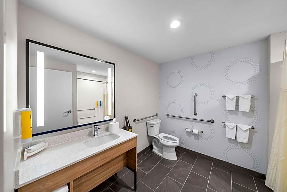 Tru by Hilton Plano East North Hwy 75