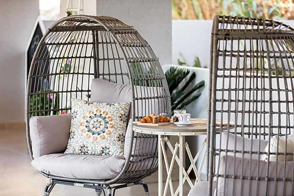 Lines Concept Accommodation