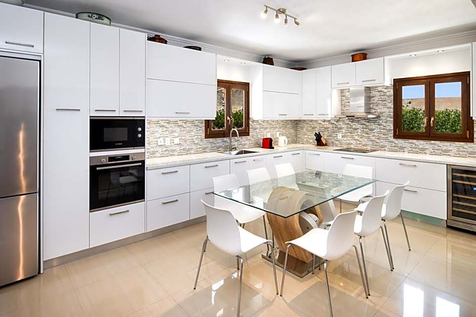 Santorinn Suites Fira