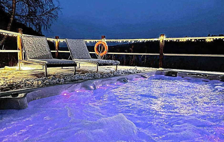 PRZYSTAŃ WYGONIN knéżka i wino