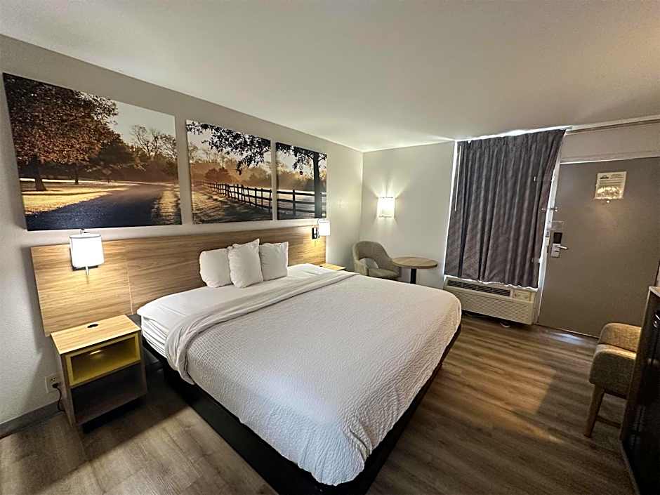 Days Inn by Wyndham Adel