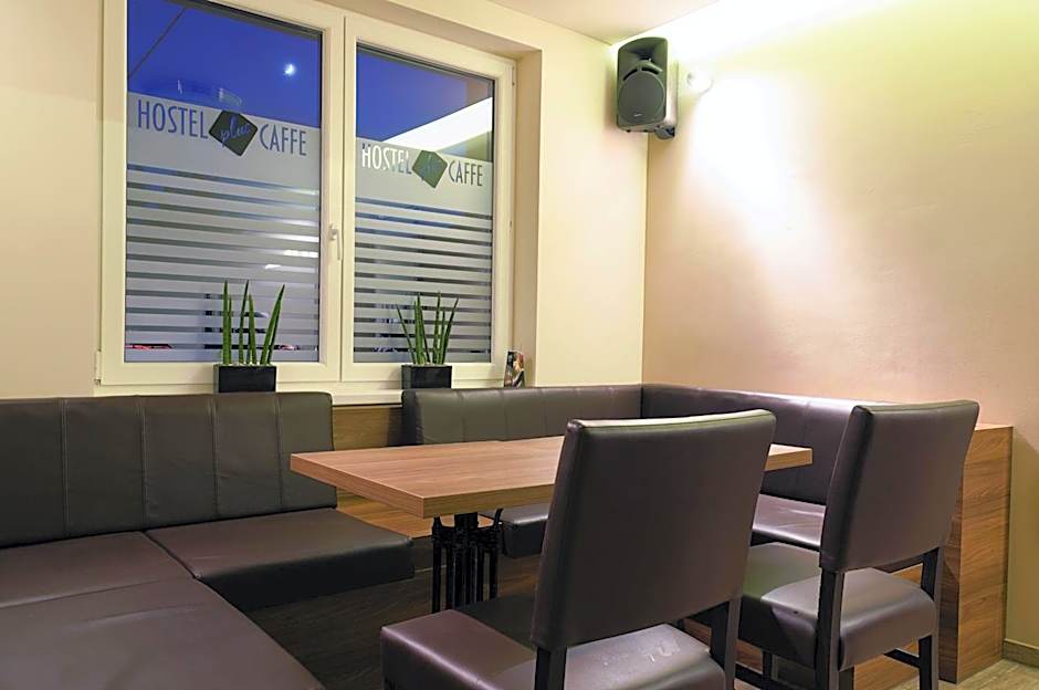 Hostel Plus Caffe