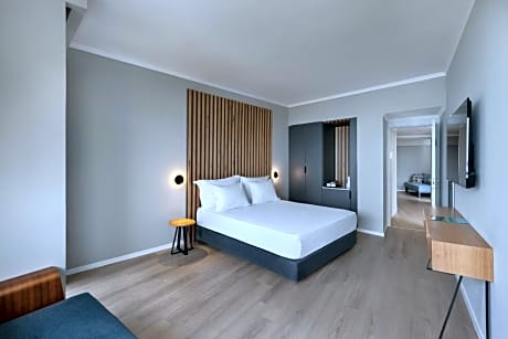 Junior Suite, Lake View, Balcony