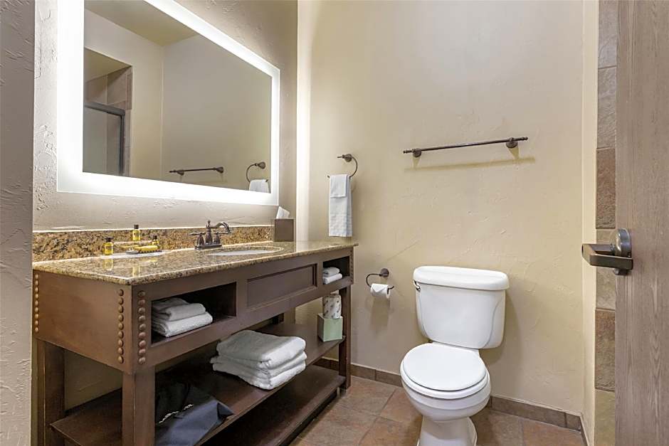 Best Western Plus Cimarron Hotel & Suites