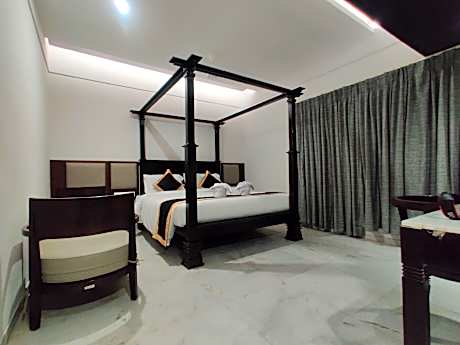 Hotel Saratharajans