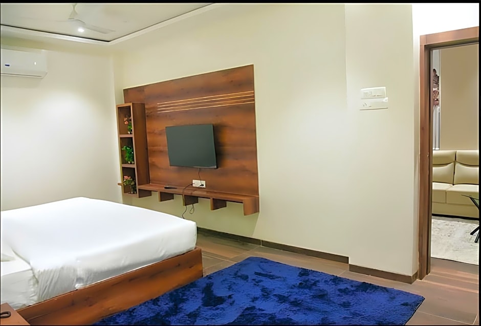 The Sky Land Hotel, Tuljapur