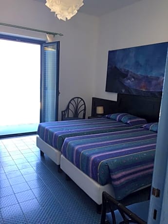 Standard Triple Room with Sea View