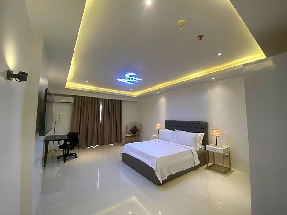 Photo 1 of 9 of Standard 1 Queen Bed