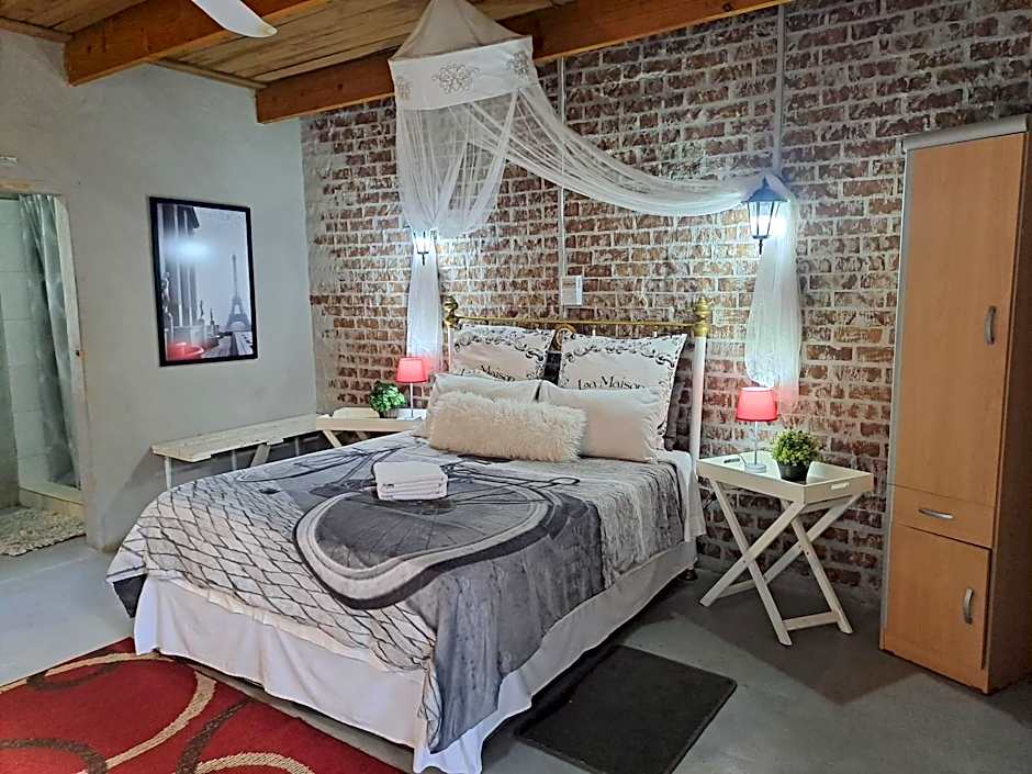 Shangrila-innibos Country Lodge