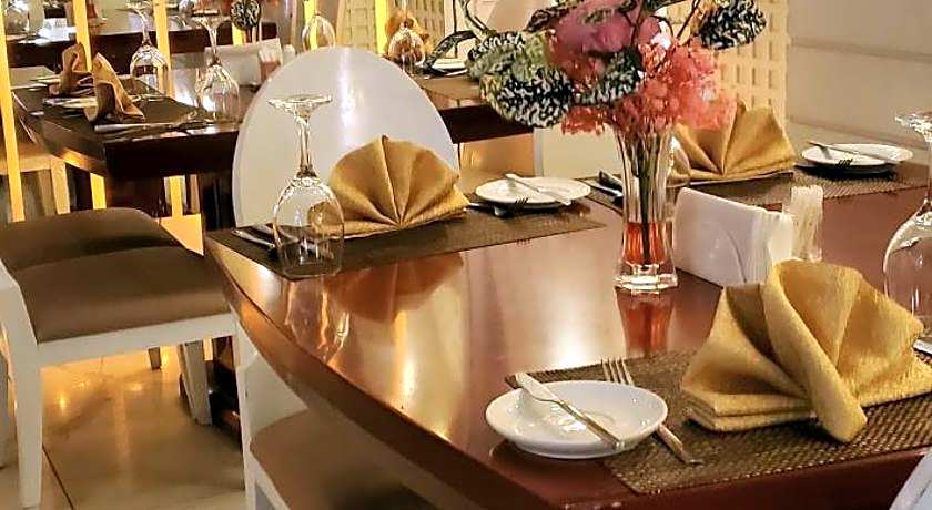 The Palms Hotel By Laterre