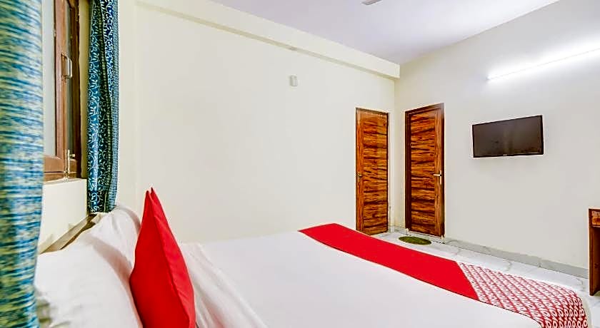 Hotel O Vishwakarma Palace