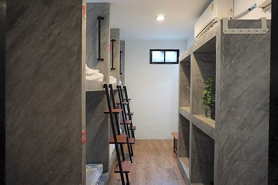 DUDU'S HOSTEL