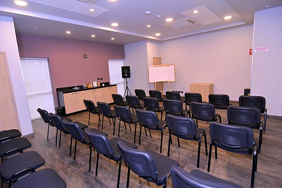 City Express Plus by Marriott Medellín Colombia