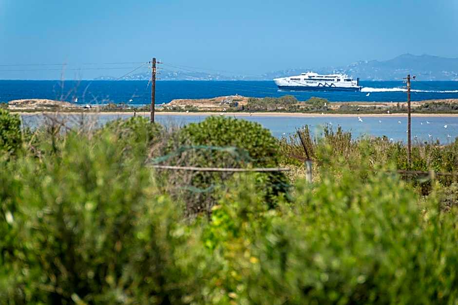 Lemonia Suites with outdoor BBQ area