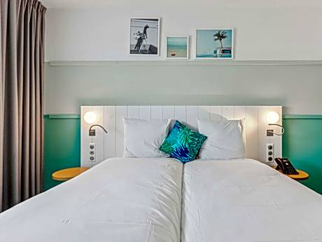 Standard Room with 2 Single Beds