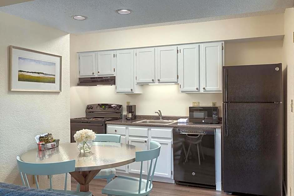 Residences at Daniel Webster