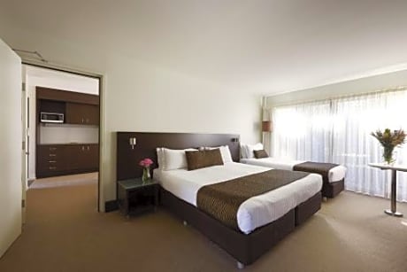 Interconnecting Family Room