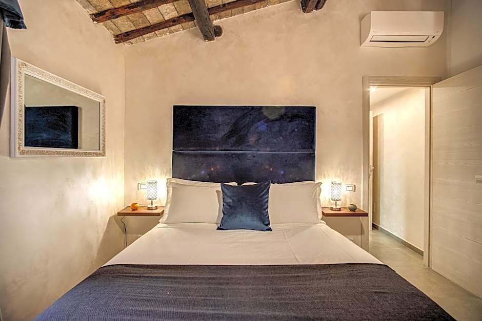 Tritone Top House