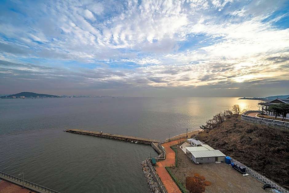 Sky and Sea Hotel