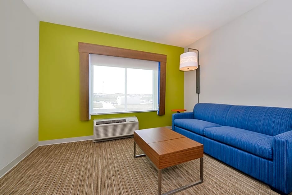 Holiday Inn Express & Suites - Chadron By IHG
