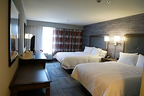 2 Queen Beds Nonsmoking
