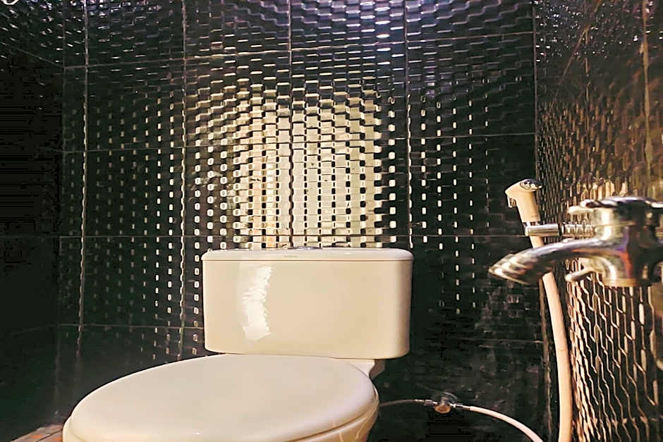 EXPRESS O 91277 Atiq Homestay Syariah