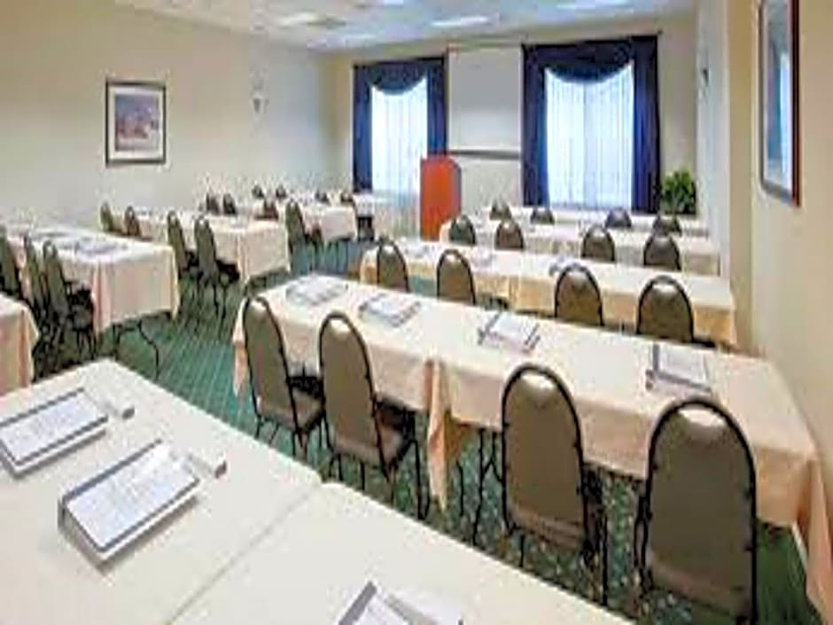 Country Inn & Suites by Radisson, Lancaster (Amish Country), PA