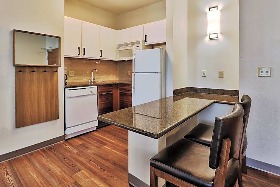 Staybridge Suites - Albuquerque Airport By IHG