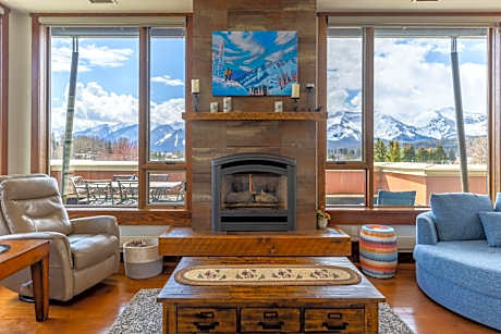 Three-Bedroom Premium Apartment with Balcony