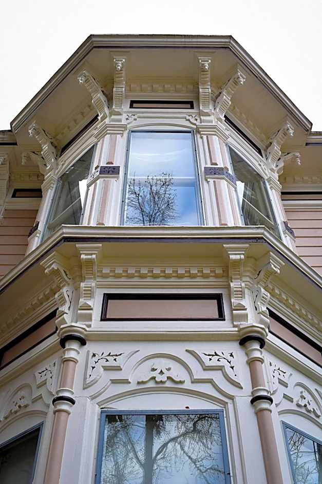 McCall House Boutique Hotel