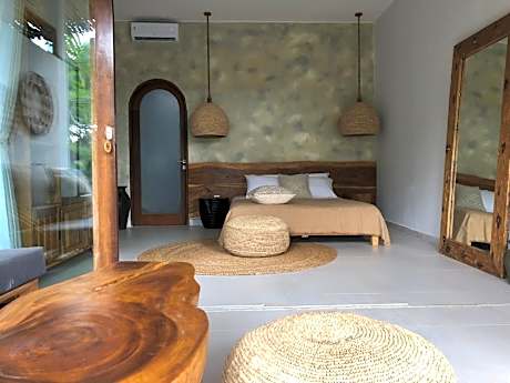 Standard Queen Room
