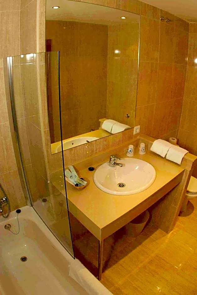 Puerta de Santillana