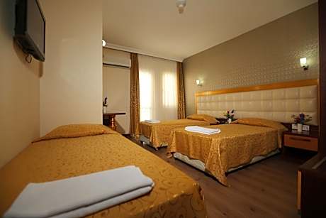 Triple Room with Balcony