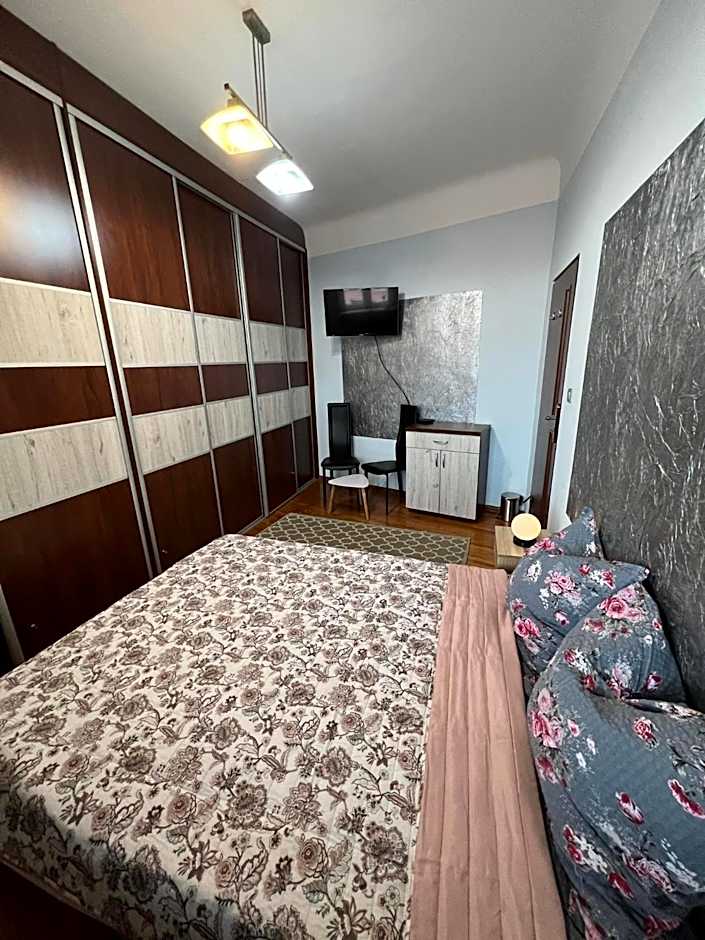 Jedności Hostel