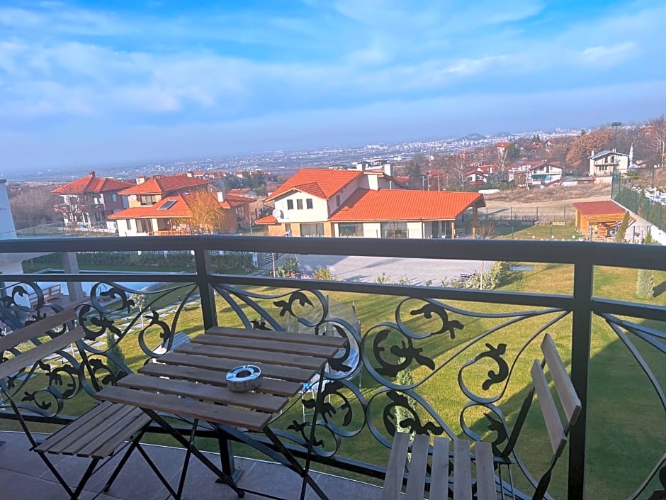 Goldenburg Residence